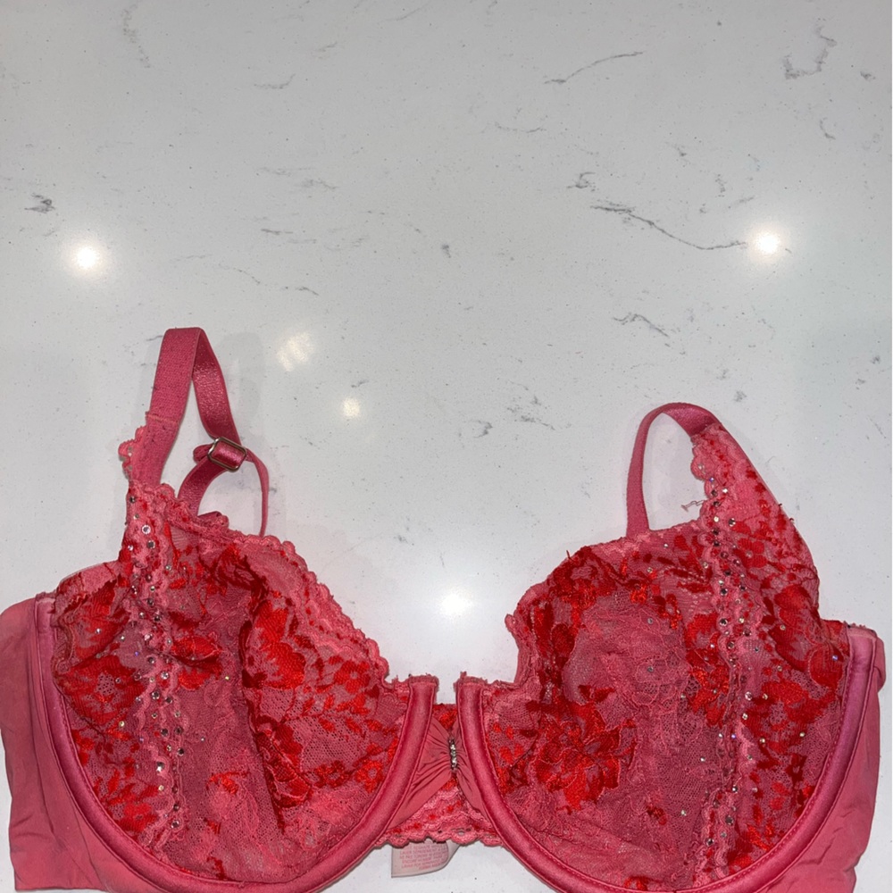Victoria’s Secret 36 D unlined demi balconette bra for sale 🩷❤️